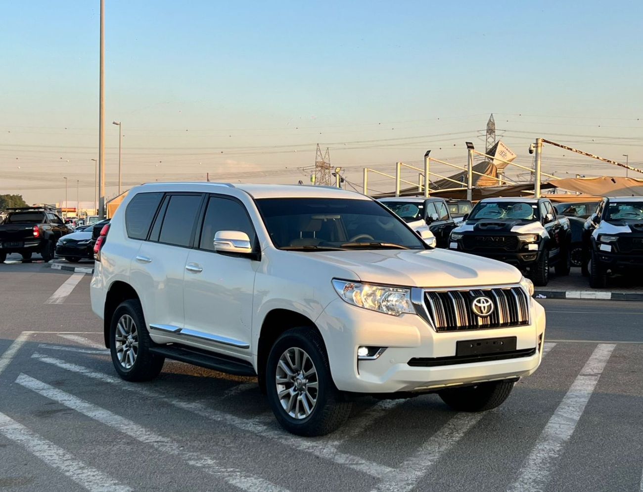 Toyota Prado 2018 Toyota Prado TXL 4.0L V6  Full Options - GCC - AWD 4x4 - Electric Seat - Rear CAM & Sensors - C