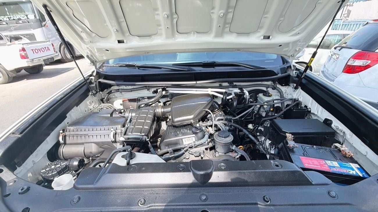 Toyota Prado 2012| 2.7L PETROL | AT | LHD | PREMIUM TEXTURE LEATHER SEATS | AUDIO PLAYER | ALLOY RIMS