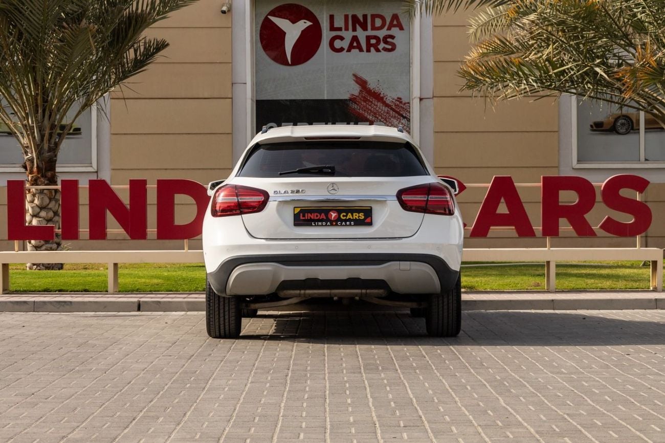 Mercedes-Benz GLA 220 Mercedes-Benz GLA 220 2018 Korean specs for 1,014.00 AED monthly