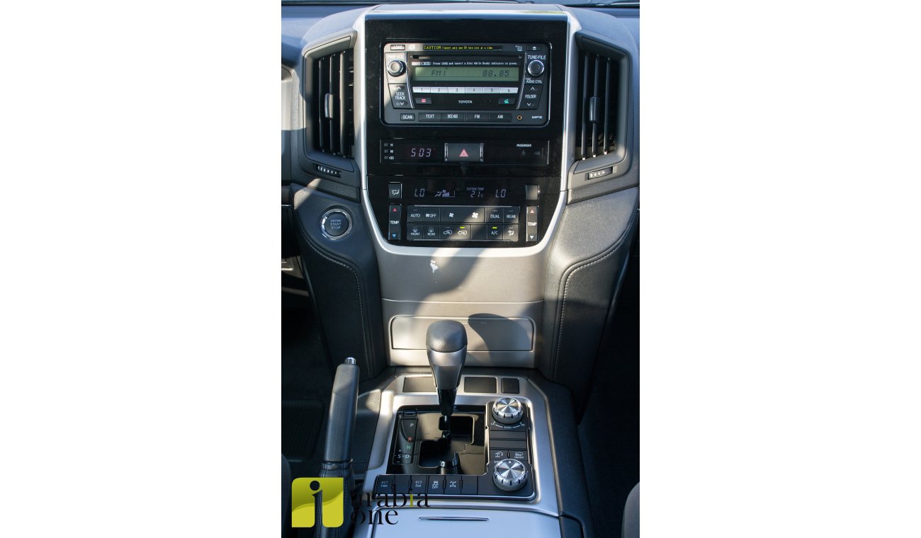 Toyota Land Cruiser - GXR - 4.0L - STANDARD OPTION with STRIPES
