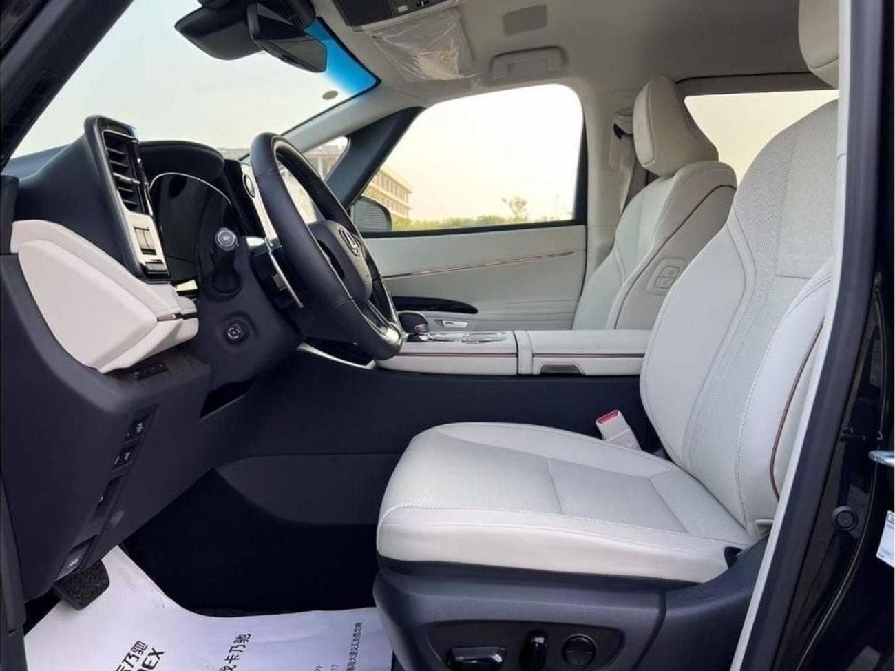 Lexus LM 350h STD (NON GCC)