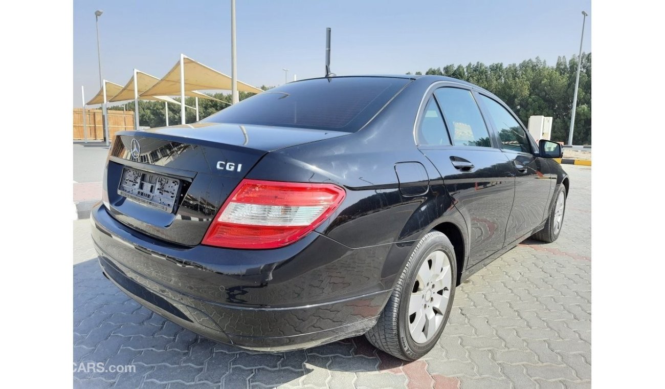 Mercedes-Benz C 180 Mercedes Benz 2011..... 1,8 gcc very celen car