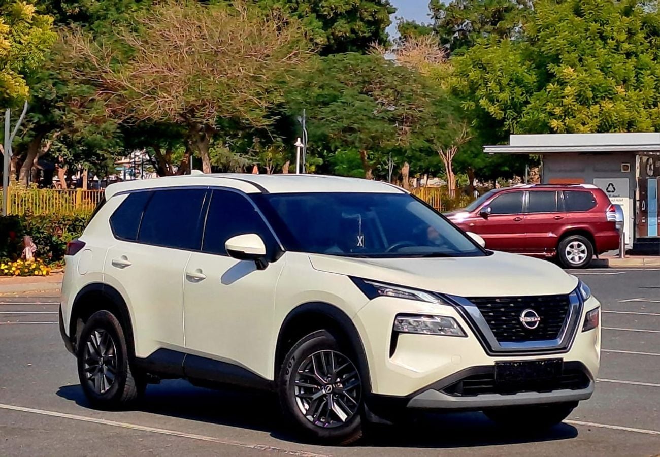 Nissan XTrail S 2WD (5-Seater) 2023 2.5L GCC (1240/-MONTHLY)