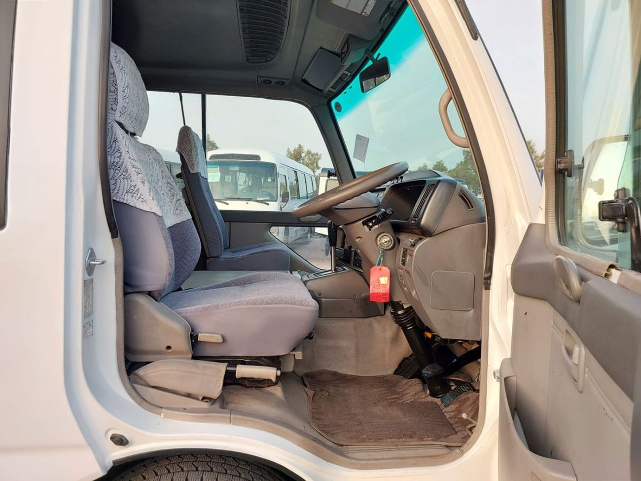 Toyota Coaster TOYOTA COASTER BUS RHD 2013 MODEL 4.0 L DIESEL AUTOMATIC(PM05719)