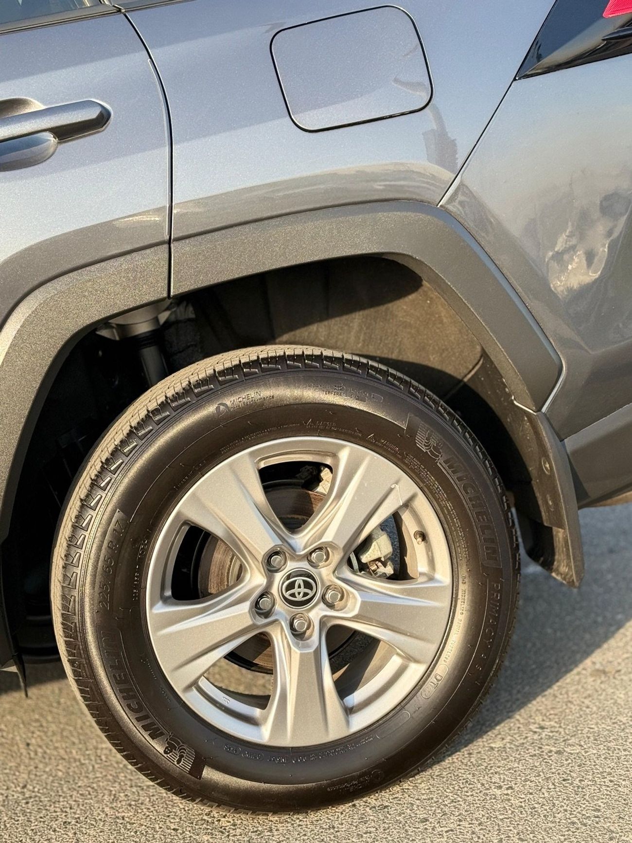 تويوتا راف ٤ XLE 2.5 L AWD Full Option 2025