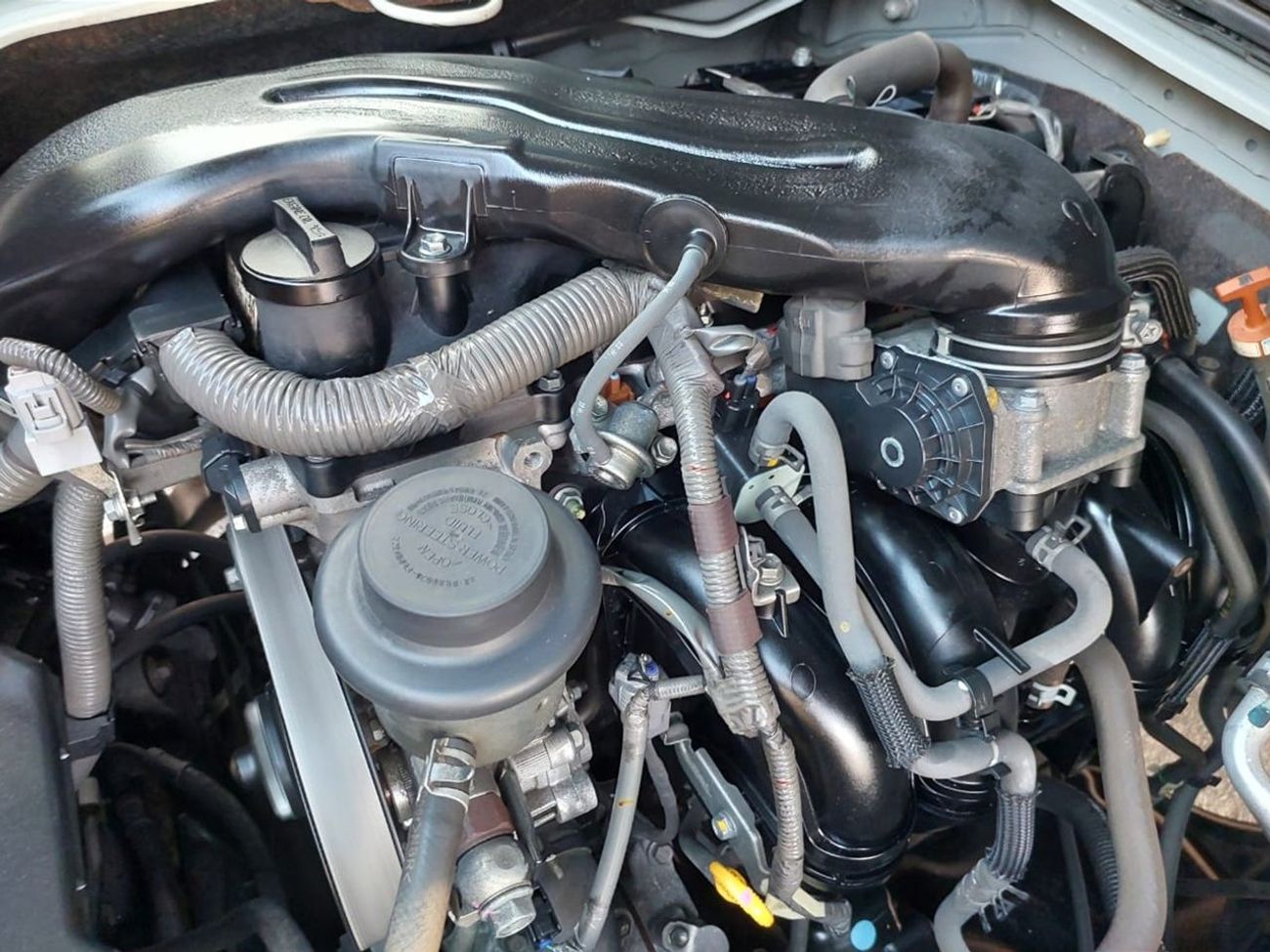 Toyota Hiace TOYOTA HIACE VAN AMBULANCE RHD 2015 MODEL 2.7 L PETROL AUTOMATIC(PM15632)