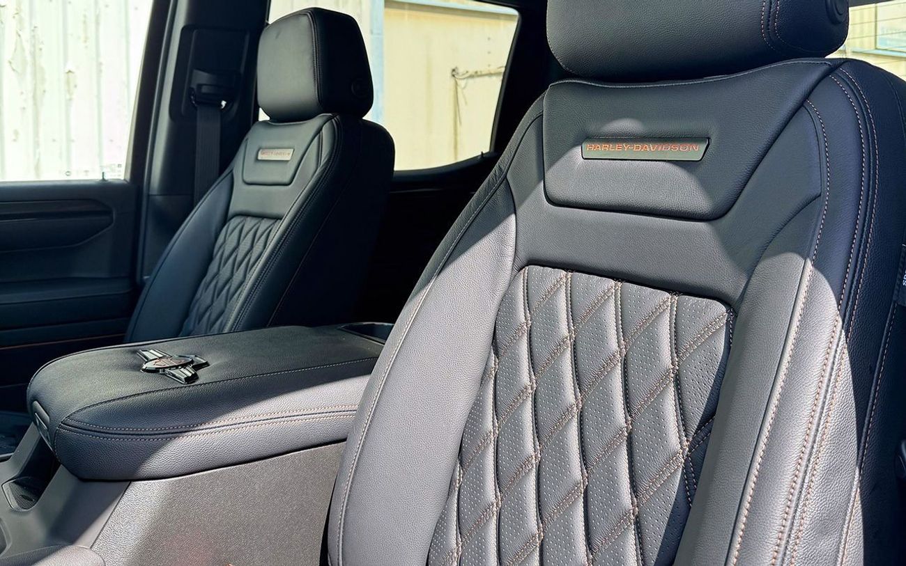 جي أم سي سييرا 6.2 V8 1500 AT4 harley davidson in LEFT HAND DRIVE