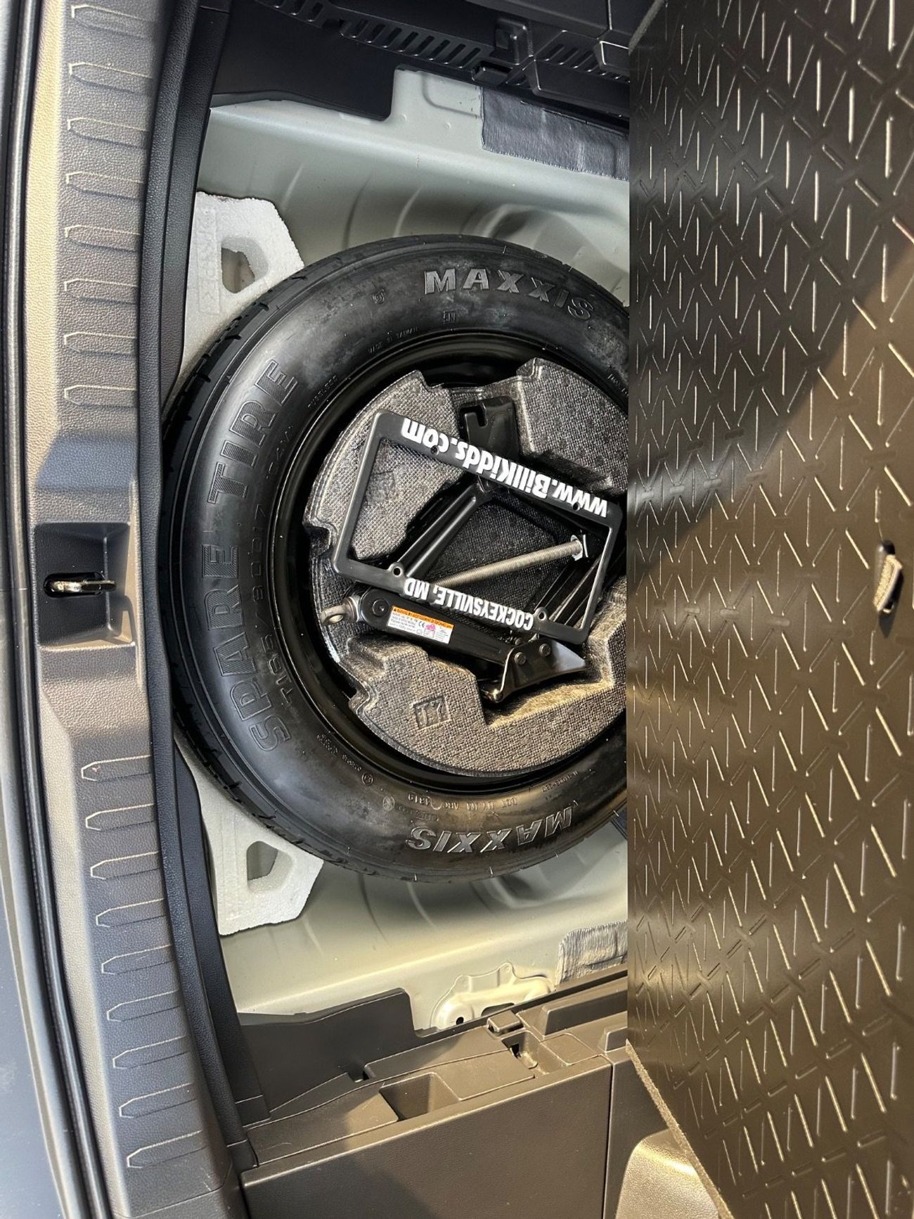 تويوتا راف ٤ XLE 2.5L