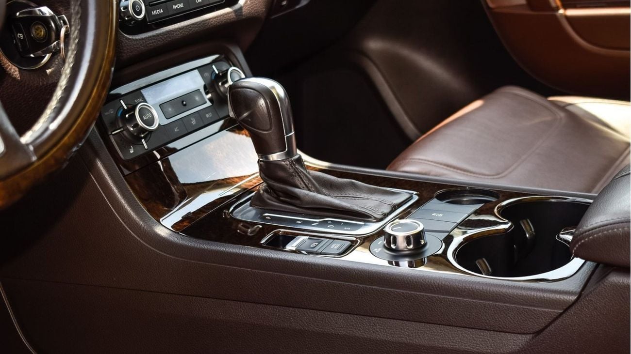 فولكس واجن طوارق