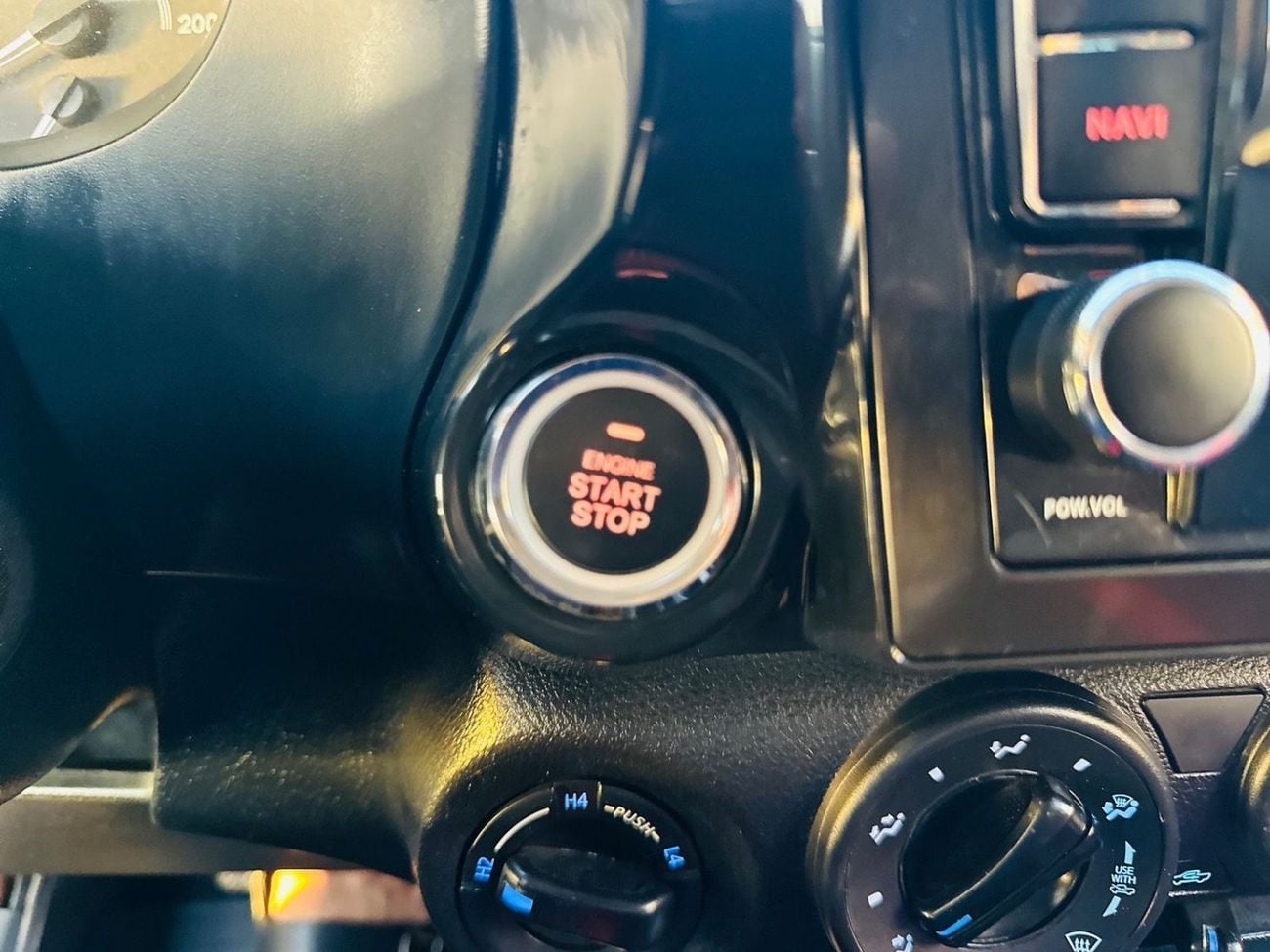 تويوتا هيلوكس Toyota Hilux SR5 2020 Upgrade 2024 V4 2.7L LHD
