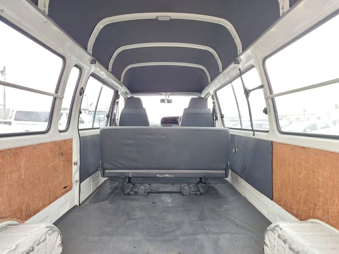 Toyota Hiace TOYOTA HIACE VAN RHD 2003 MODEL 3.0 L DIESEL MANUAL(PM03653)