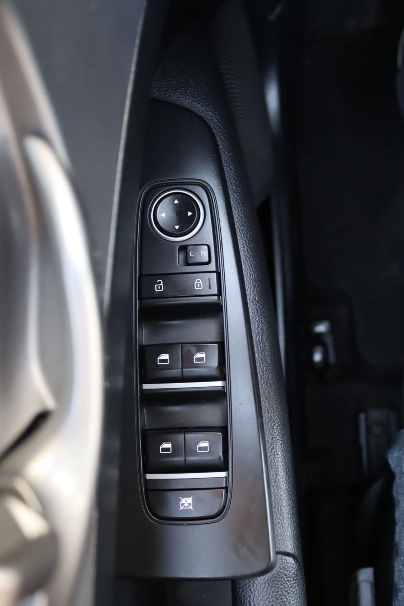 كيا سيراتو LX خالية من الحوادث - خليجي - مكينة 1600 سي سي - بحالة الوكالة من الدال والخارج