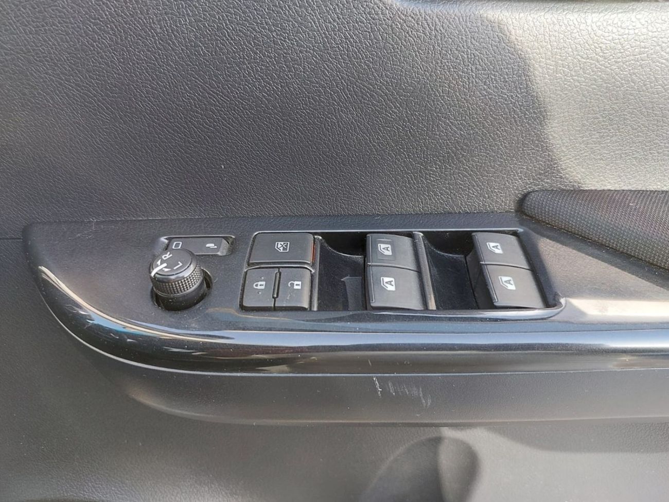 Toyota Hilux TOYOTA HILUX PICK UP RHD 2019 MODEL 2.8 L DIESEL AUTOMATIC(PM21706)