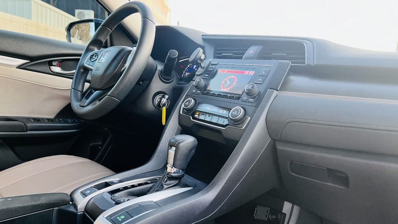 Honda Civic LX AED 920 PM | FIRST OWNER | FULL SERVICE HISTORY | HONDA CIVIC 2020 | GCC | 2 KEYS