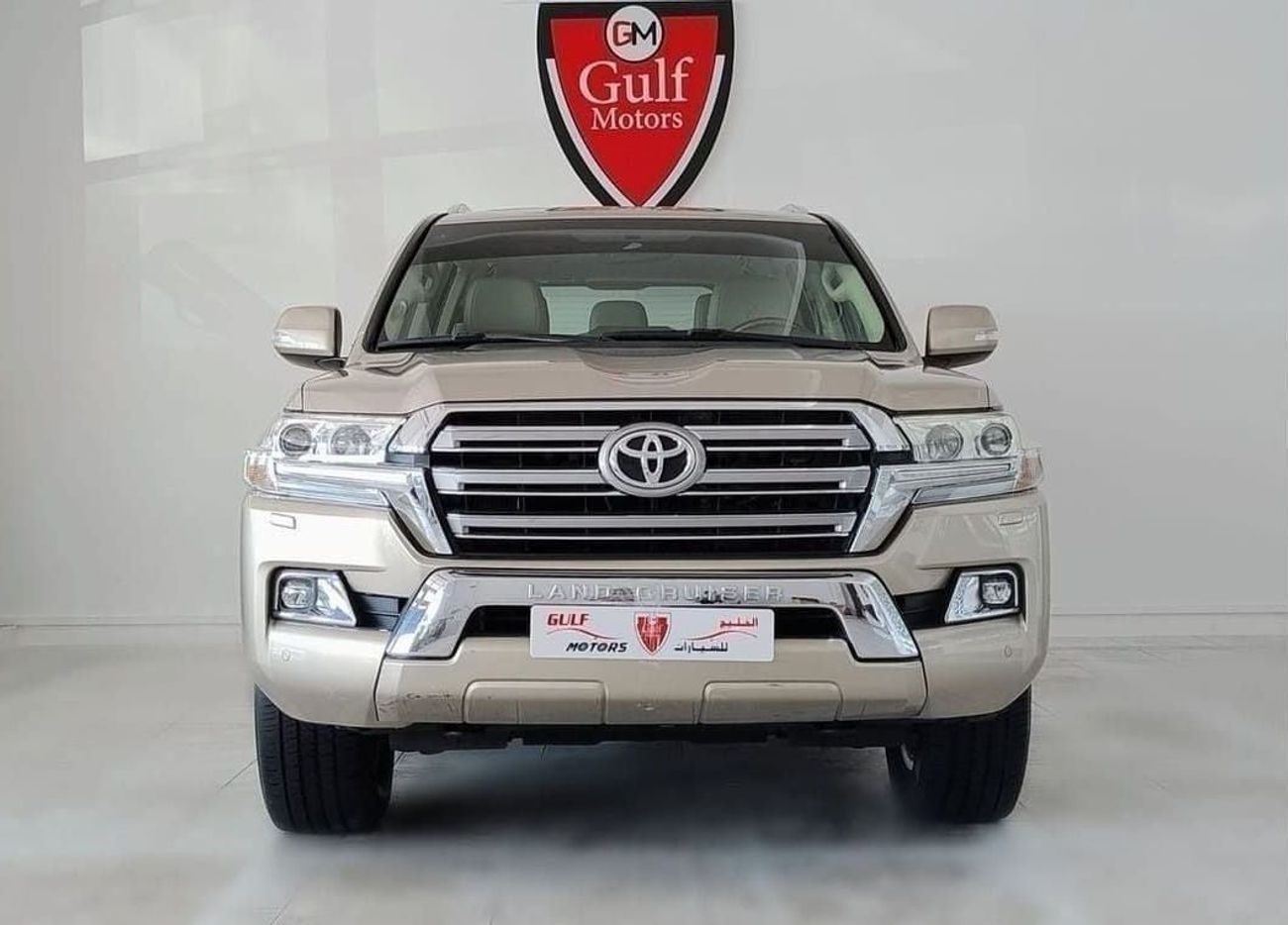 Toyota Land Cruiser GXR V6 4.0L  SUNROOF  IN EXCELLENT CONDITION