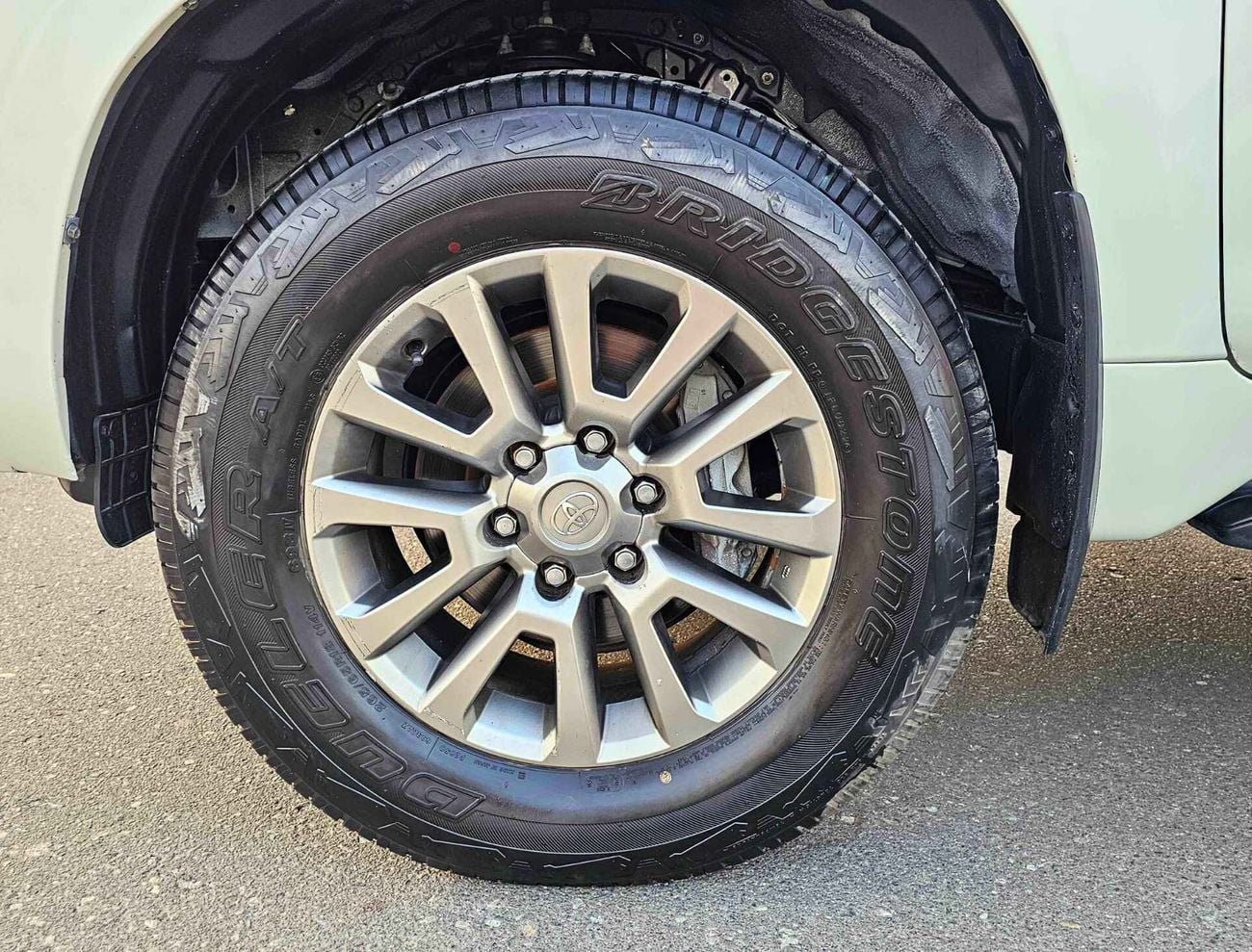 Toyota Prado GXR V6/ LOW MILEAGE/  LEATHER/ DVD CAMERA/  SPARE UP/ 1670 MONTHLY / LOT#85514