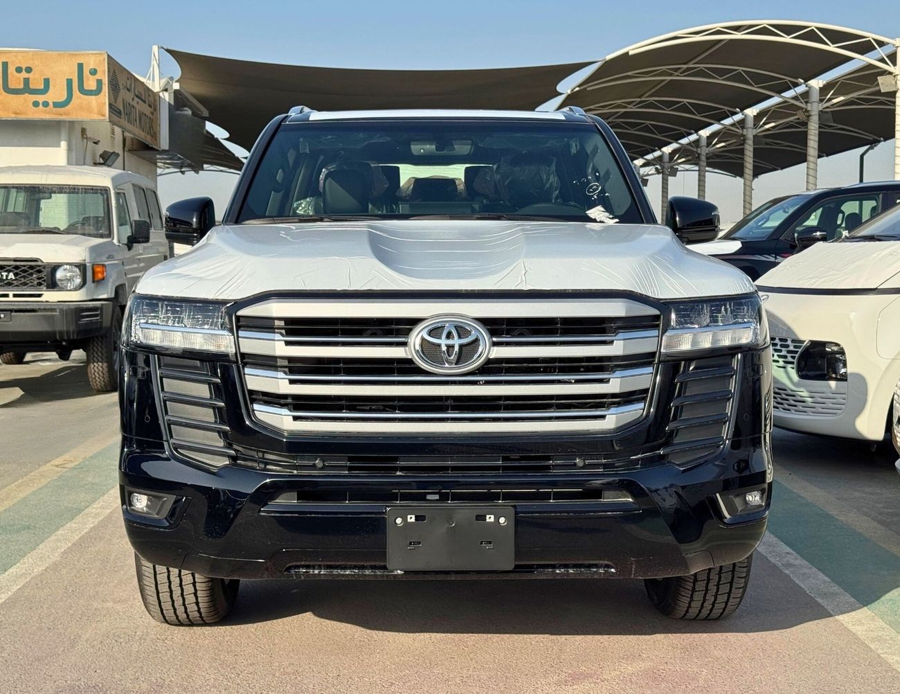 Toyota Land Cruiser GXR | 4.0L PETROL | PWR SEATS & VENTILATION | SPEEDOMETR | SUNROOF | HIGH OPTION | CODE# GXR42H