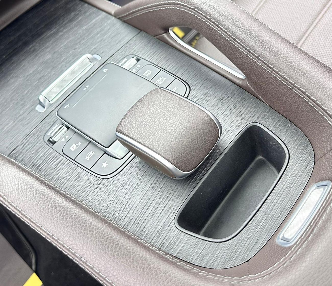 مرسيدس بنز GLE 450 2022 Mercedes-Benz GLE 450 4MATIC, 1 Year Unlimited KM Warranty, Mercedes Aug/2026 Service Contract,