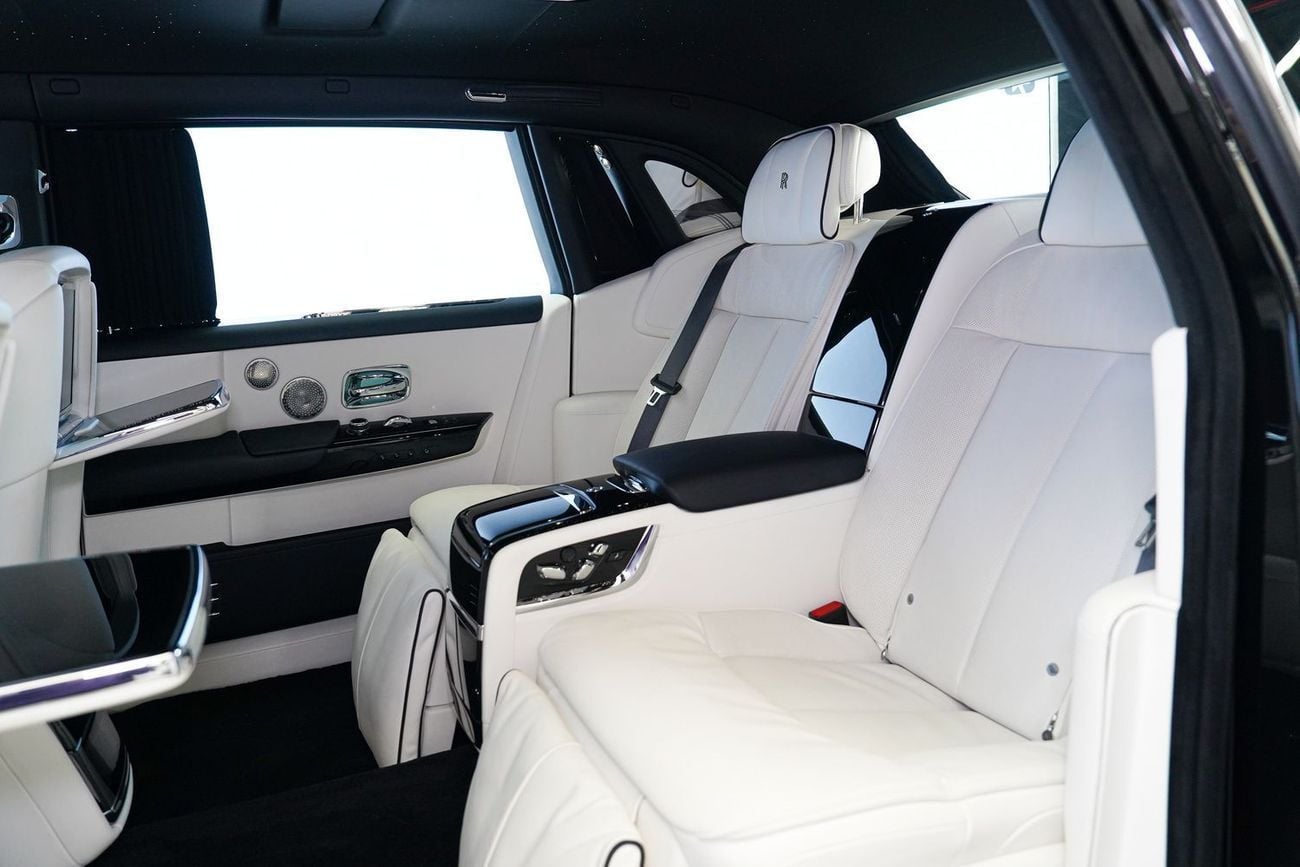 Rolls Royce Phantom EWB BESPOKE EWB 6.8L
