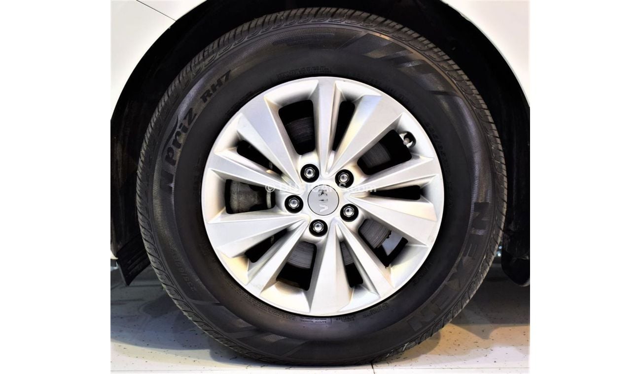 Kia Carnival AMAZING KIA Grand Carnival 2018 Model!! in White Color! GCC Specs