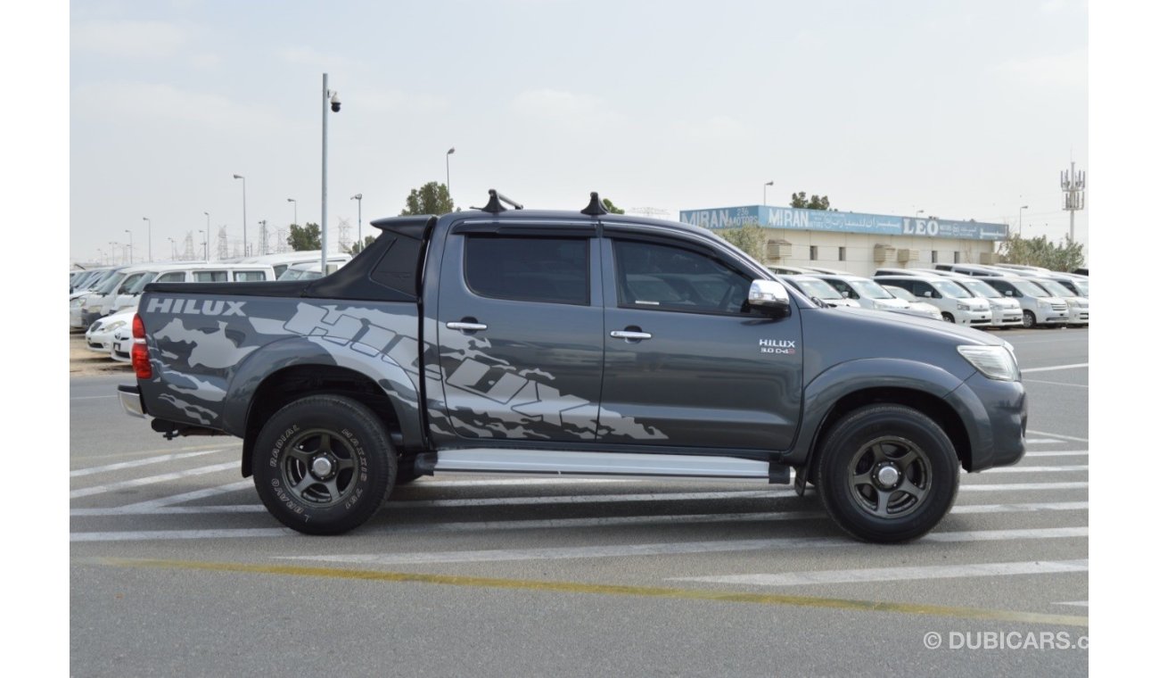 Toyota Hilux SR5 diesel Right