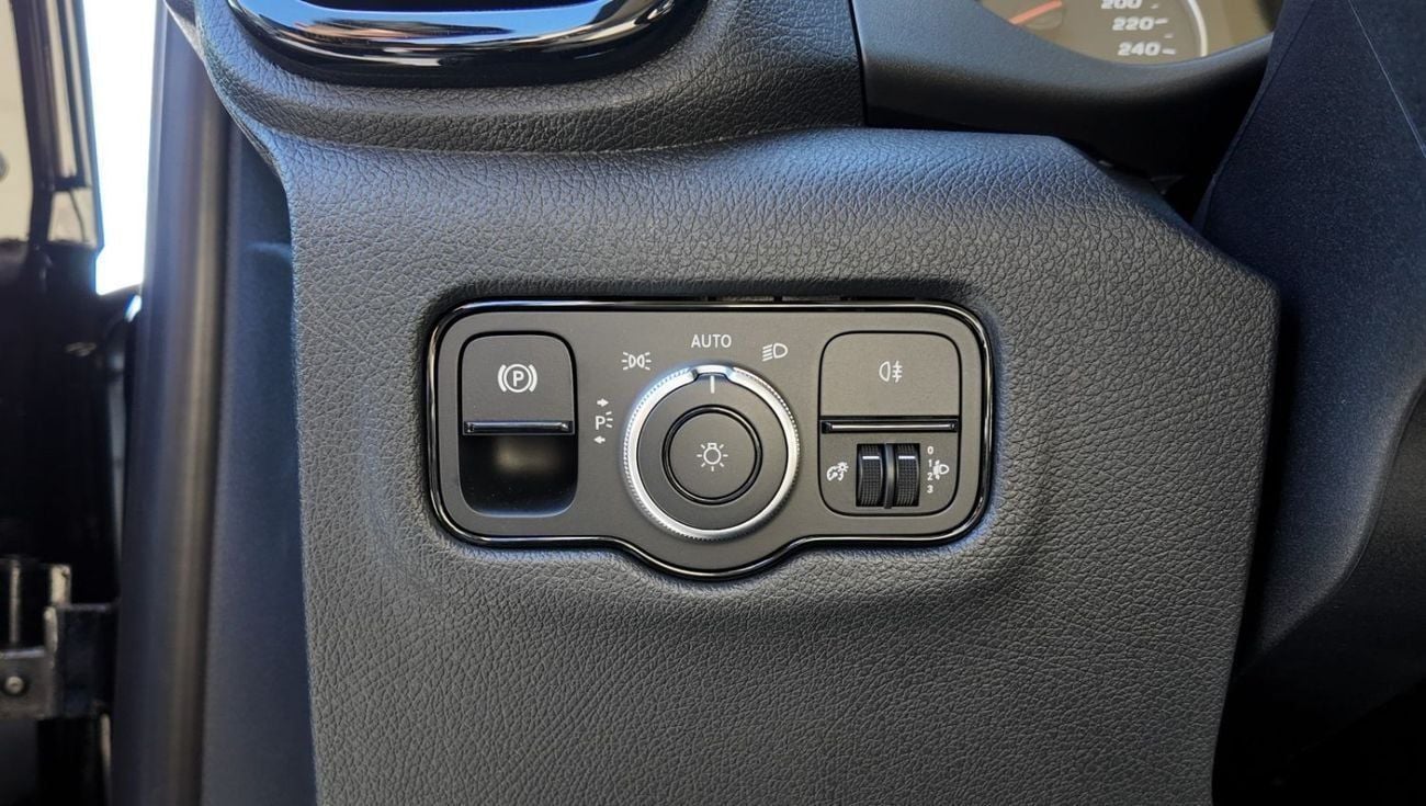 مرسيدس بنز فيتو Mercedes Vito Business Edition 2.0L Petrol