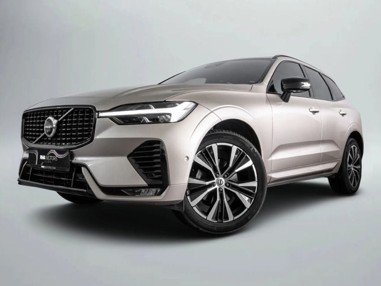 فولفو XC 60 ULTIMATE DARK