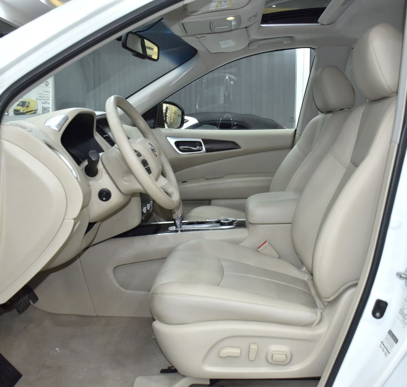 نيسان باثفايندر EXCELLENT DEAL for our Nissan Pathfinder SV 4WD ( 2015 Model ) in White Color GCC Specs