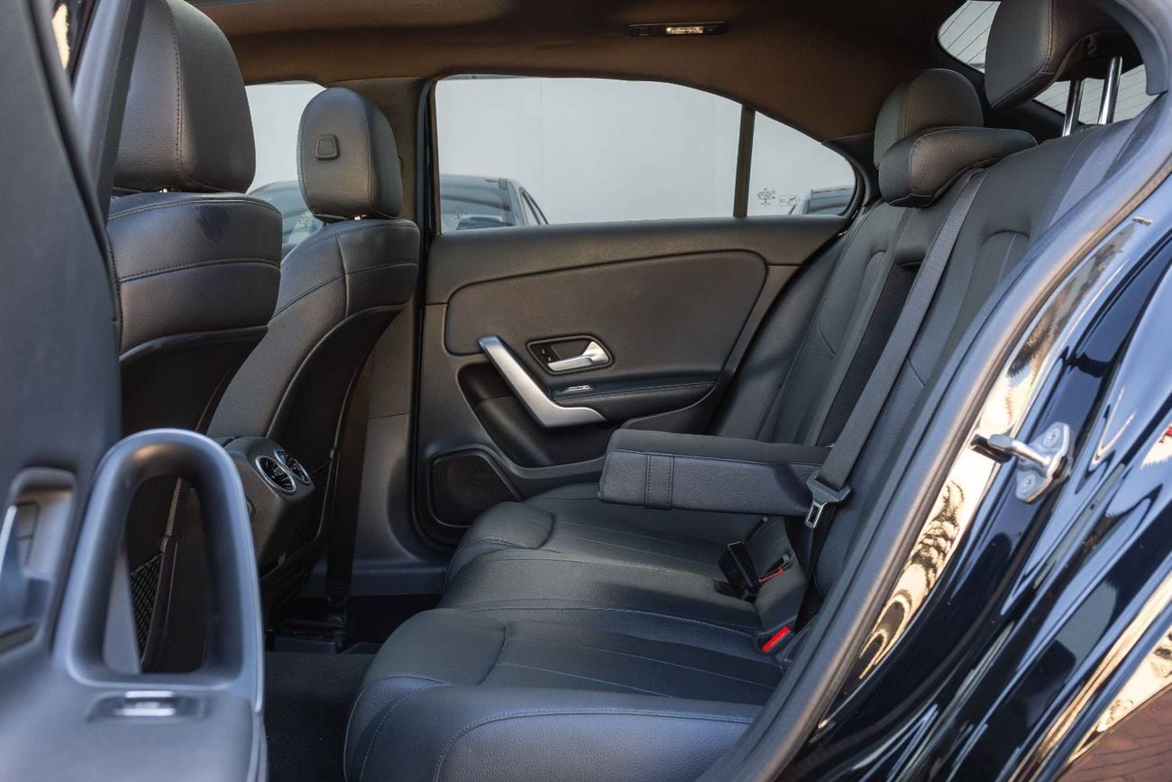 Mercedes Benz A220 STD (NON GCC) Mercedes A220 2019 (Black) 90,261 KM