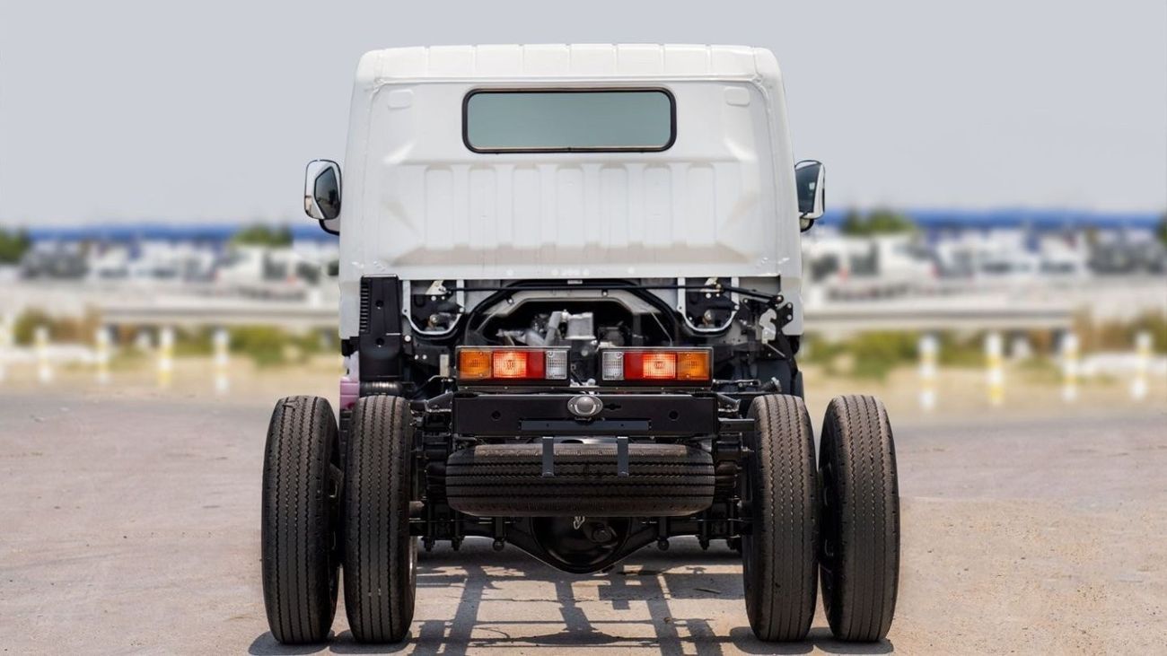 Mitsubishi Fuso Canter MITSUBISHI FUSO CANTER 4.2D MT MY2024-WHITE