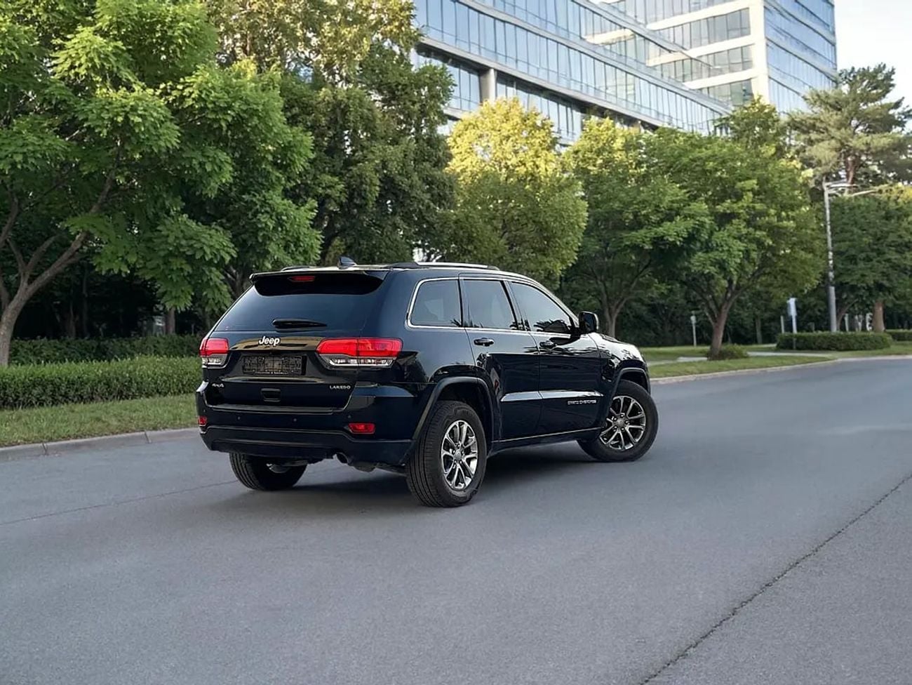 جيب جراند شيروكي GCC Specs Laredo - Well Maintained