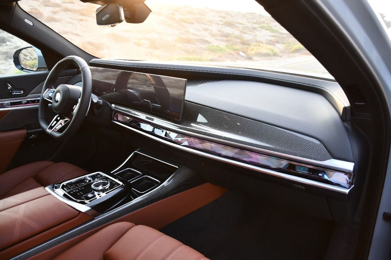 بي أم دبليو 735i BMW 735I  M KIT 2026  GCC