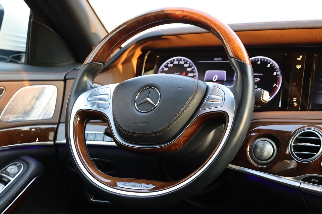 Mercedes-Benz S 500 High 4.7L Mercedes-Benz S500 / Full / 2015 / Free Accident / Only 92,000KM