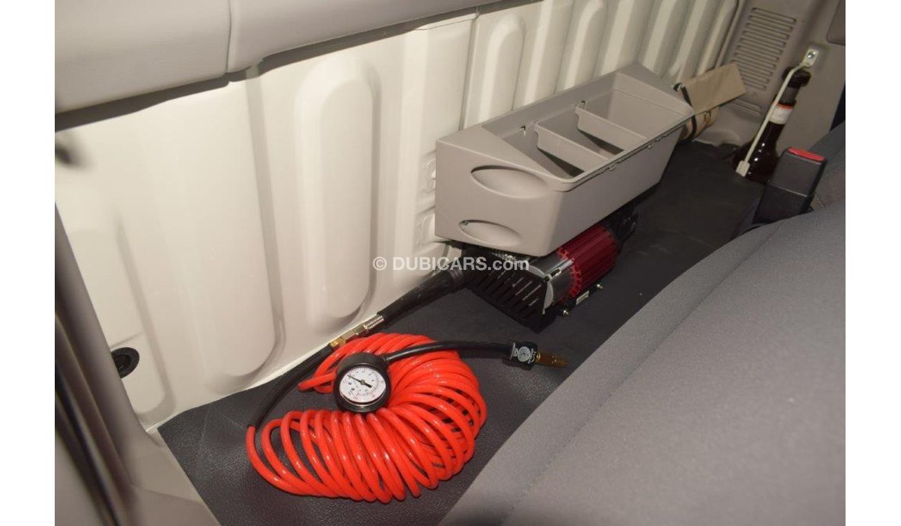 Toyota Land Cruiser Pick Up SC LX V6 4.0L Petrol MT With Diff.Lock