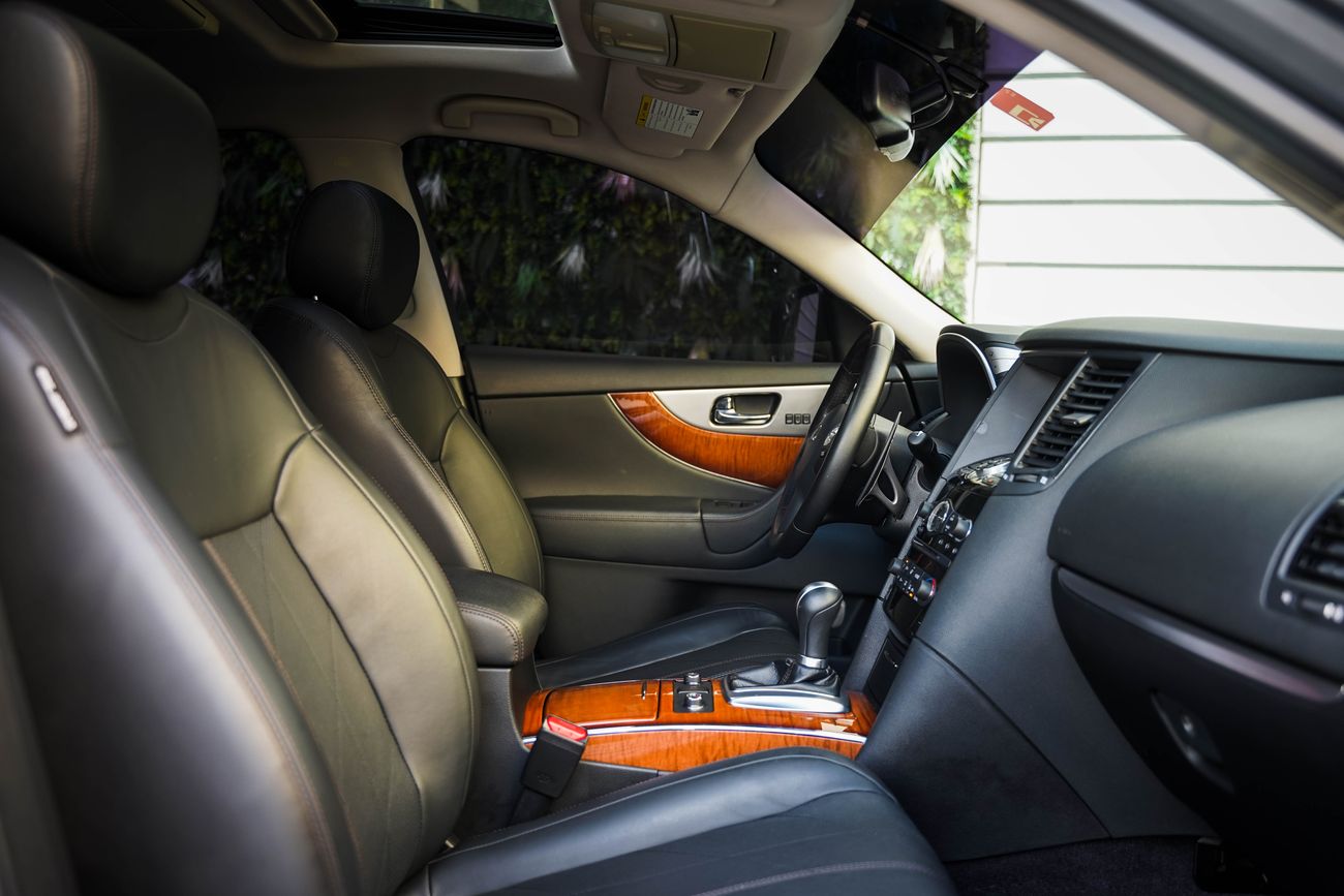 Infiniti QX70 | 2,348 P.M  | 0% Downpayment | Excellent Condition!