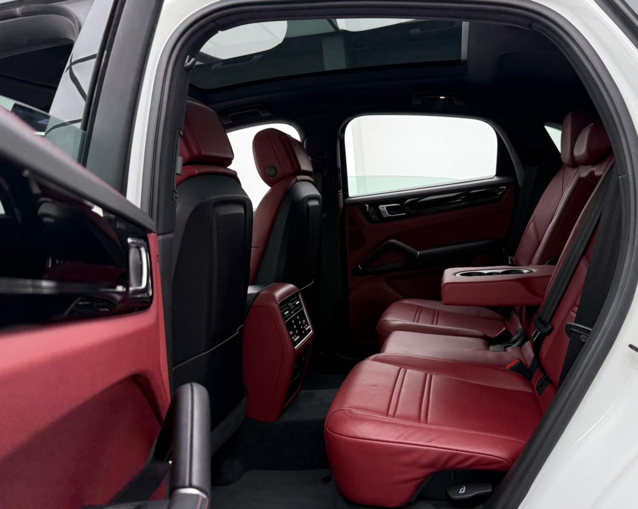 Porsche Cayenne Base Coupe 2023 Porsche Cayenne Coupe, Warranty, Full Porsche Service History, Excellent Condition,