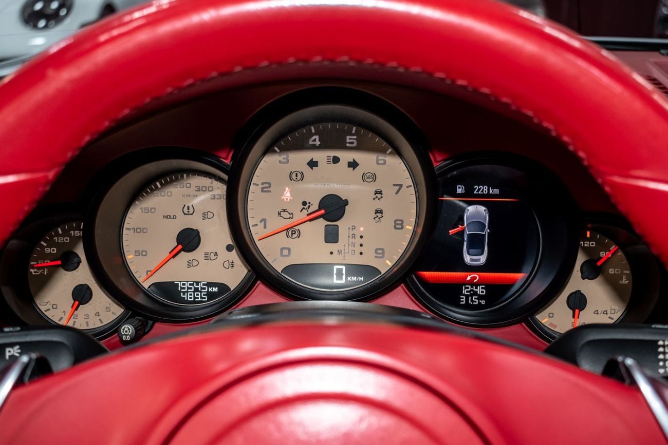 Porsche 911 CARRERA 4S