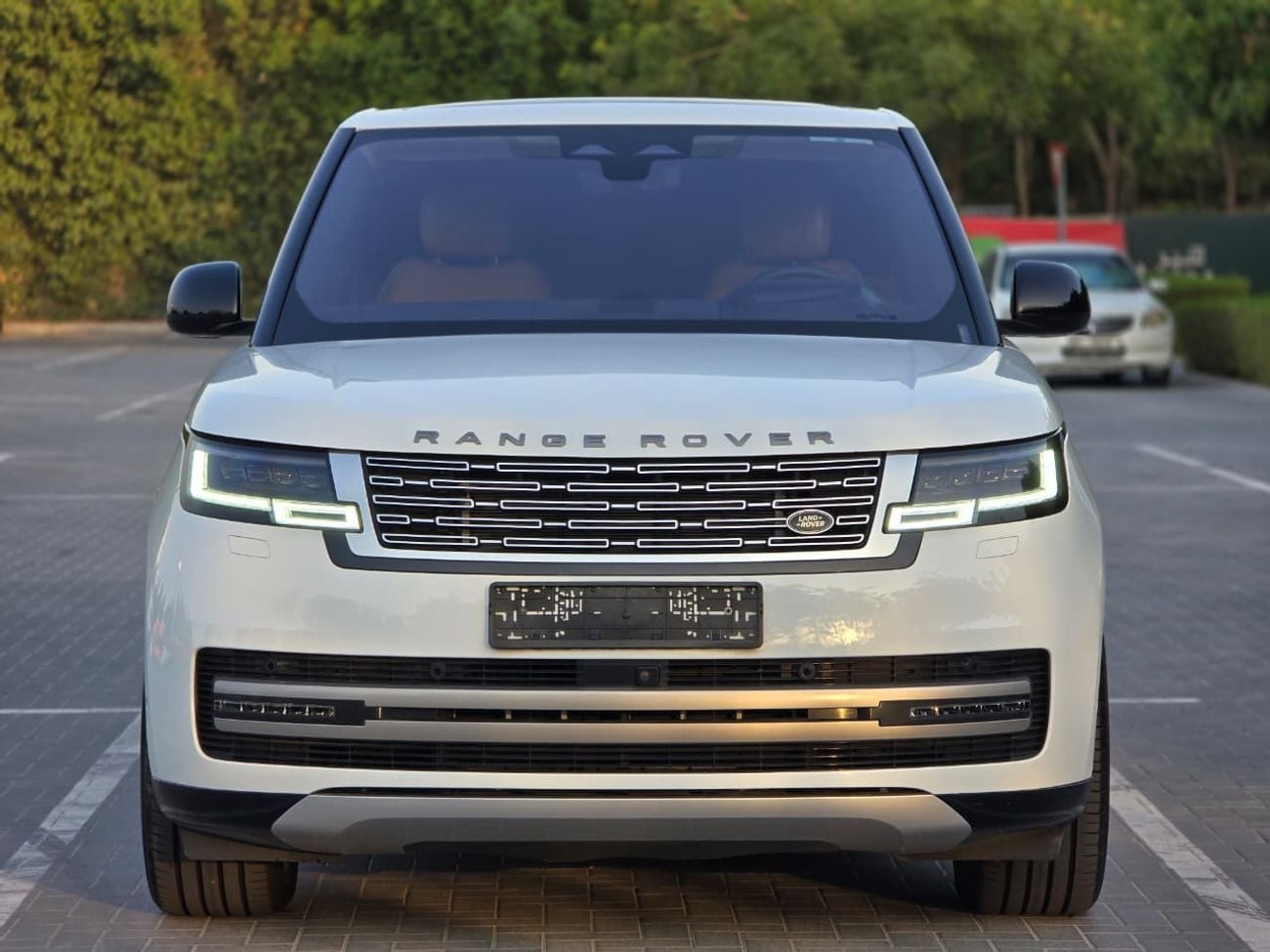 Land Rover Range Rover SE P400 2023 Range Rover | GCC Specs | FSH | Pristine Condition | Under warranty 2 years