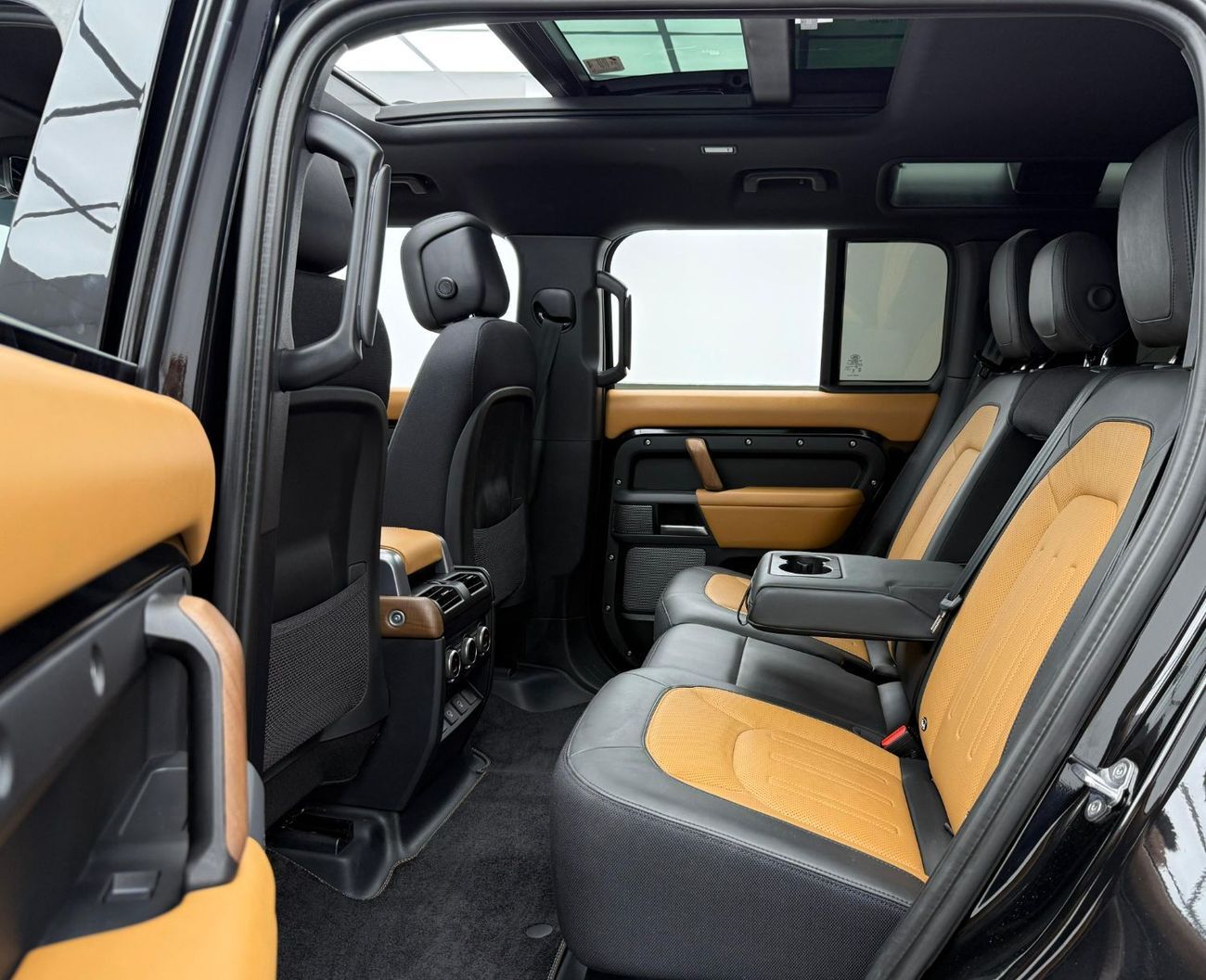 Land Rover Defender P400 110 X 3.0L (5 Seater)