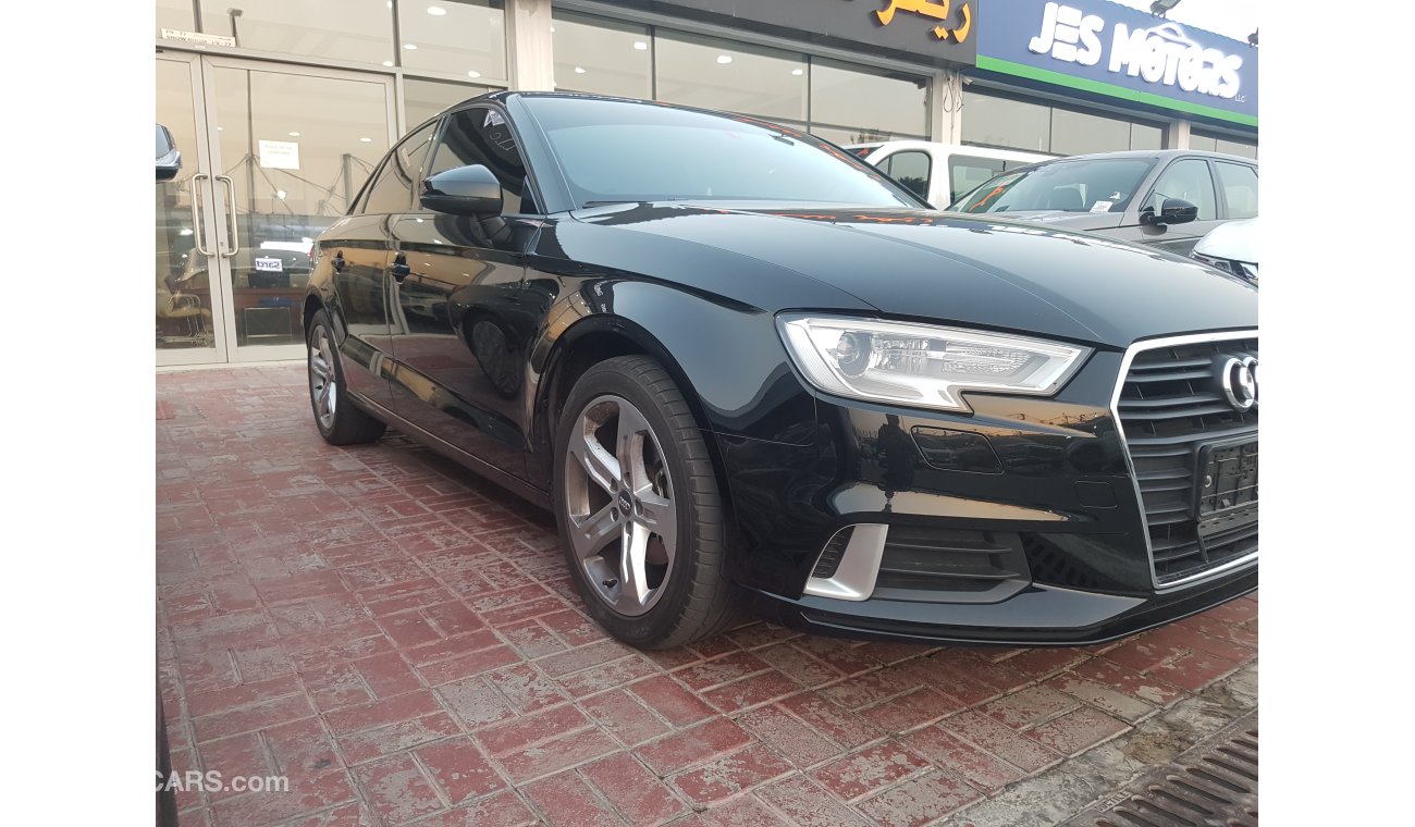 Audi A3 Audi A3_ 2018 like brand new-30TFSI under warranty 2020/11-بدون حوادث او صبغ تحت الضمان حتى  /