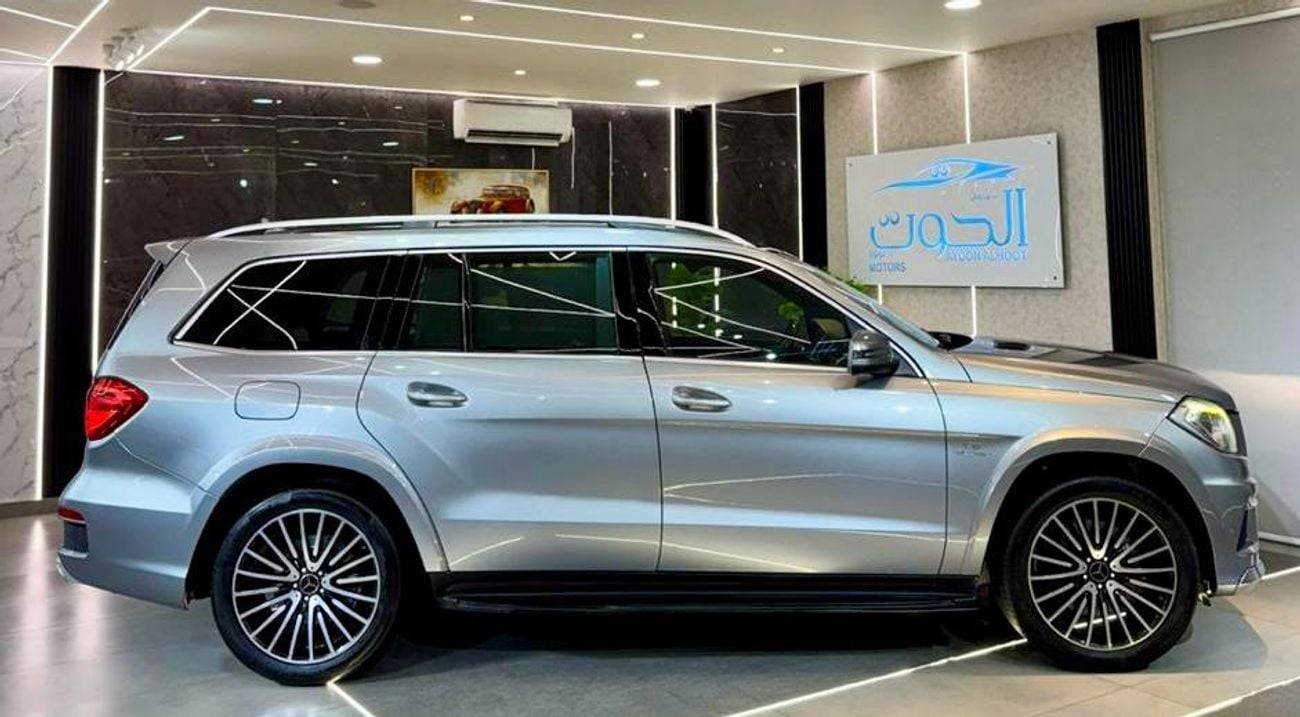 Mercedes-Benz GL 500 Std 4.7L BEAUTIFUL MERCEDES GL500 V8 || TOP RANGE || ACCIDENTS FREE || GCC || 7 SEATS || LIKE NEW