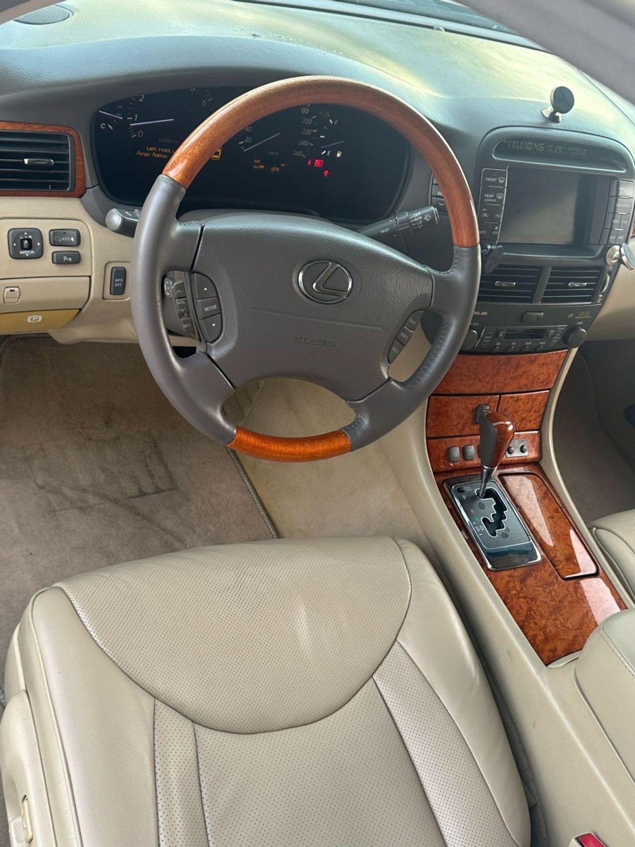 Lexus LS 430 Lexus LS430  Model: 2006  Price : 38,000 dirhams Mileage : 209,000 km Gulf specifications Full Ultra