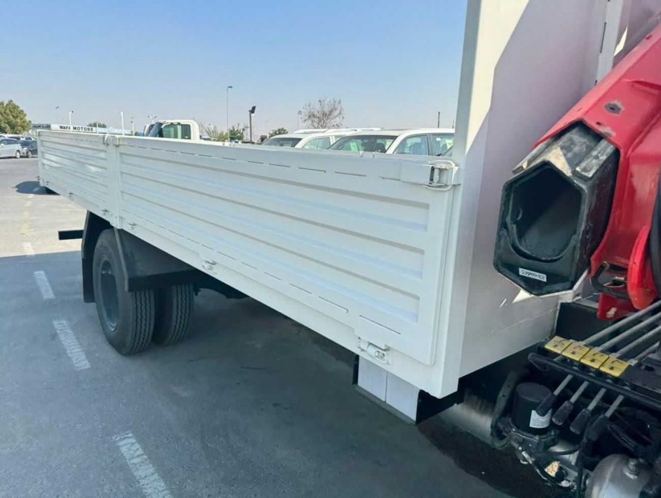 هينو 500 هينو 500 سلسلة 1221 مع صندوق كارجو والونش 5.8 طن ديزل يدوي صفر كم