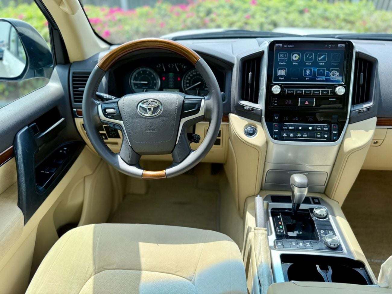 Toyota Land Cruiser EXR 4.0L 4WD LAND CRUISER EX.R V6 | GCC SPECS | YEAR: 2017 | KMS: 218,000 | FULL-SERVICE HISTORY
