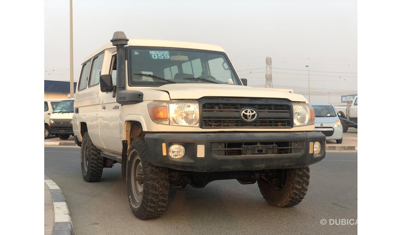 Toyota Land Cruiser Hard Top LX78 4.2L Diesel, Snorkel, Alloy Rims 16'', Low Milage, Clean Interior and Exterior, Mp3, CD-Player