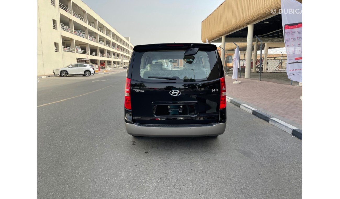 Hyundai H-1 With Sunroof