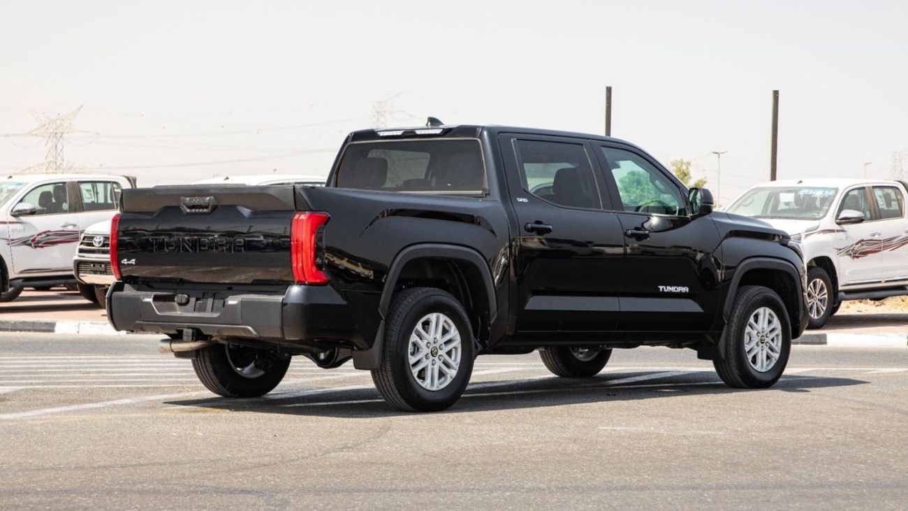 Toyota Tundra SR5 4WD/2024. Local Registration +10%