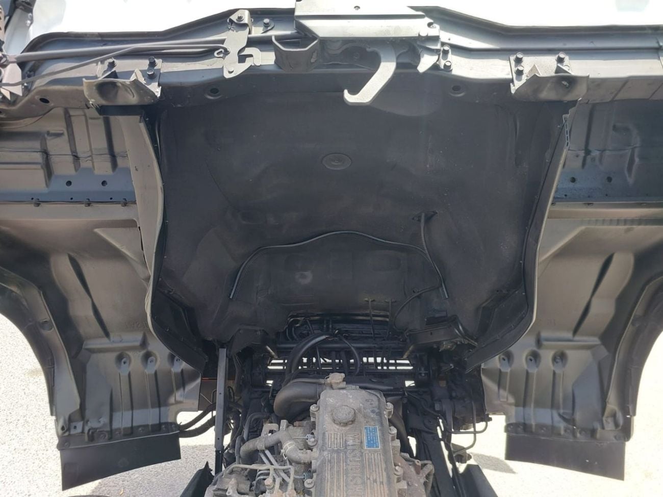 ميتسوبيشي فايتر MITSUBISHI FIGHTER DUMPER TRUCK RHD 2003 MODEL 8.2 L DIESEL MANUAL(PM60964)