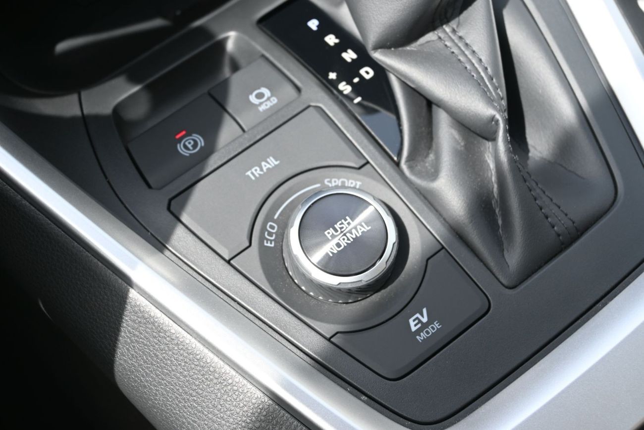 Toyota RAV4 Toyota RAV4 Limited 2.5L Hybrid, AWD, Model 2025 Color Silver