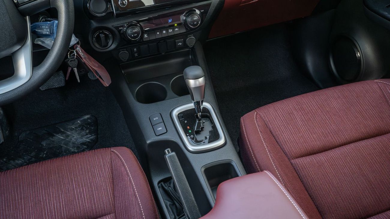 Toyota Hilux TOYOTA HILUX 2.4 AT HIGH -2026YM